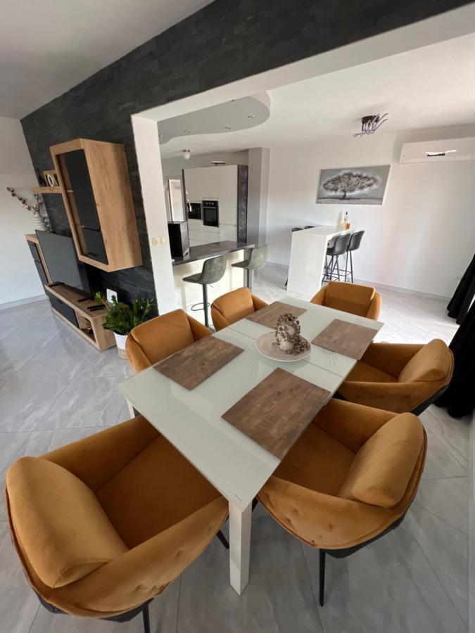 Apartments Cosic Klenovica Exterior photo