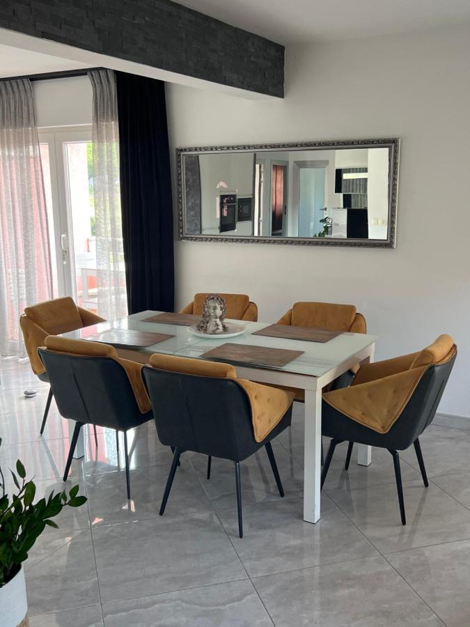 Apartments Cosic Klenovica Exterior photo